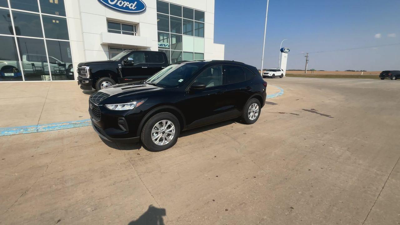 2025 Ford Escape Active AWD Photo3