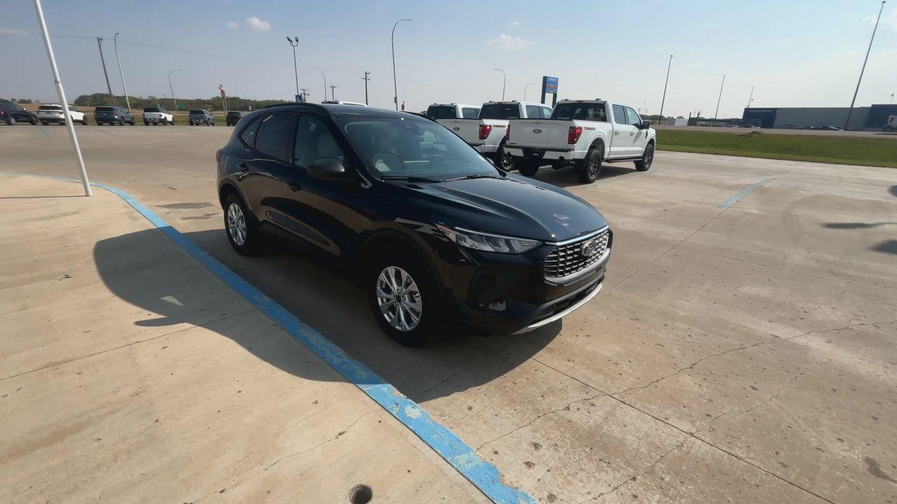 2025 Ford Escape Active AWD Photo5