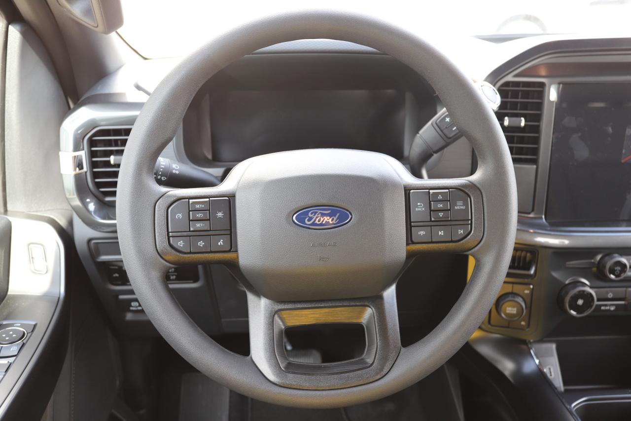 2025 Ford F-150 STX 4WD SuperCrew 5.5' Box Photo5