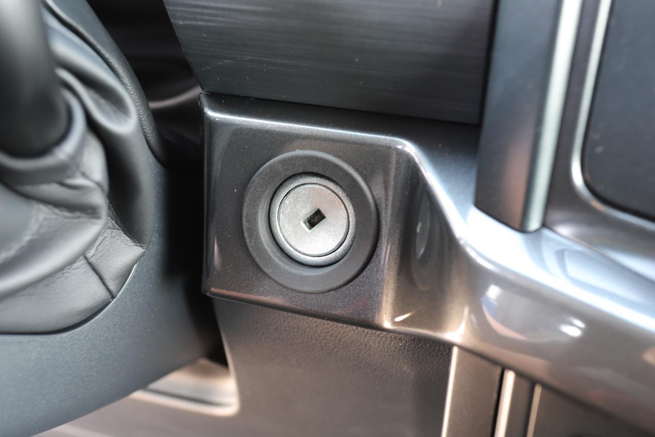 2025 Ford F-150 STX 4WD SuperCrew 5.5' Box Photo5