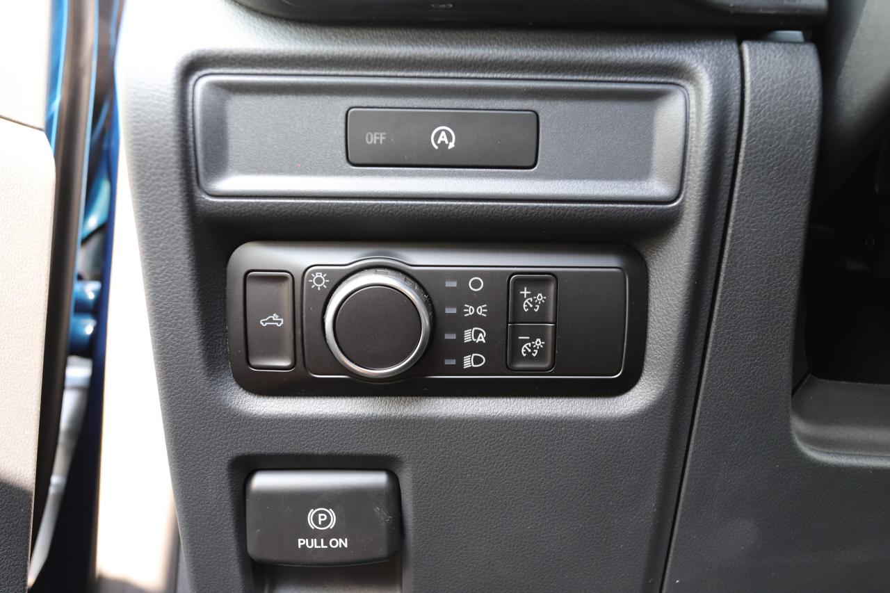 2025 Ford F-150 STX 4WD SuperCrew 5.5' Box Photo5
