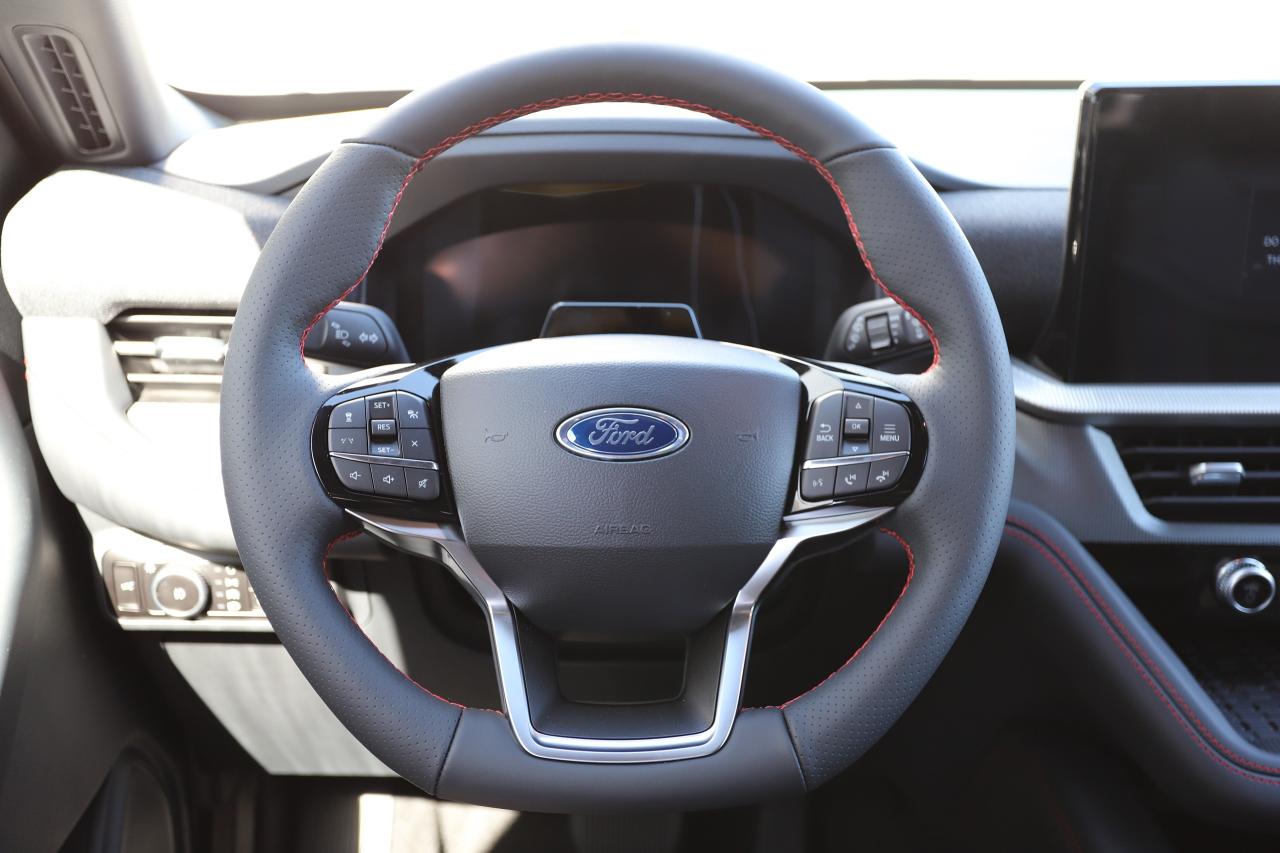2025 Ford Explorer ST-LINE 4WD Photo5