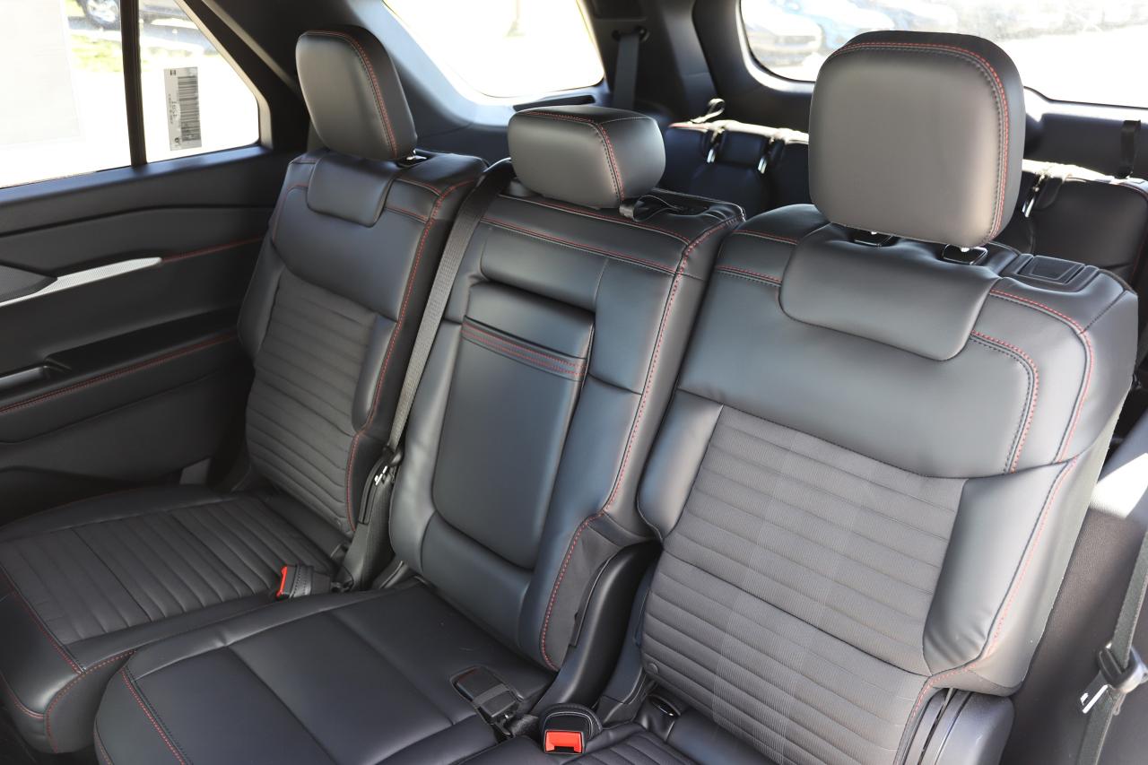 2025 Ford Explorer ST-LINE 4WD Photo5