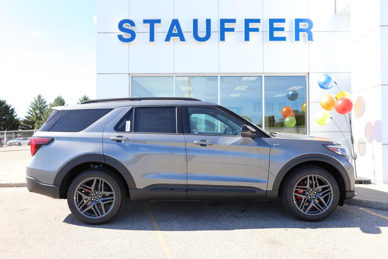 2025 Ford Explorer ST-LINE 4WD Photo2