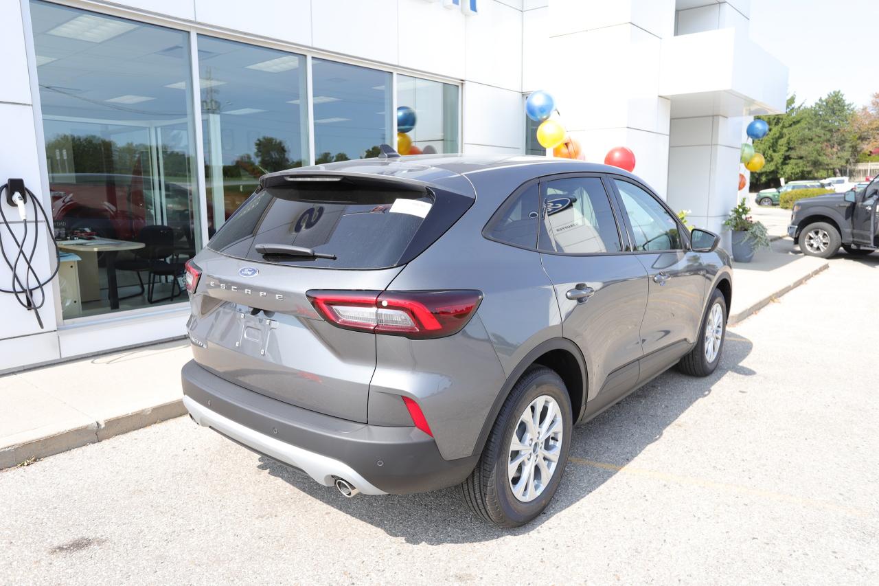 2025 Ford Escape Active FWD Photo5