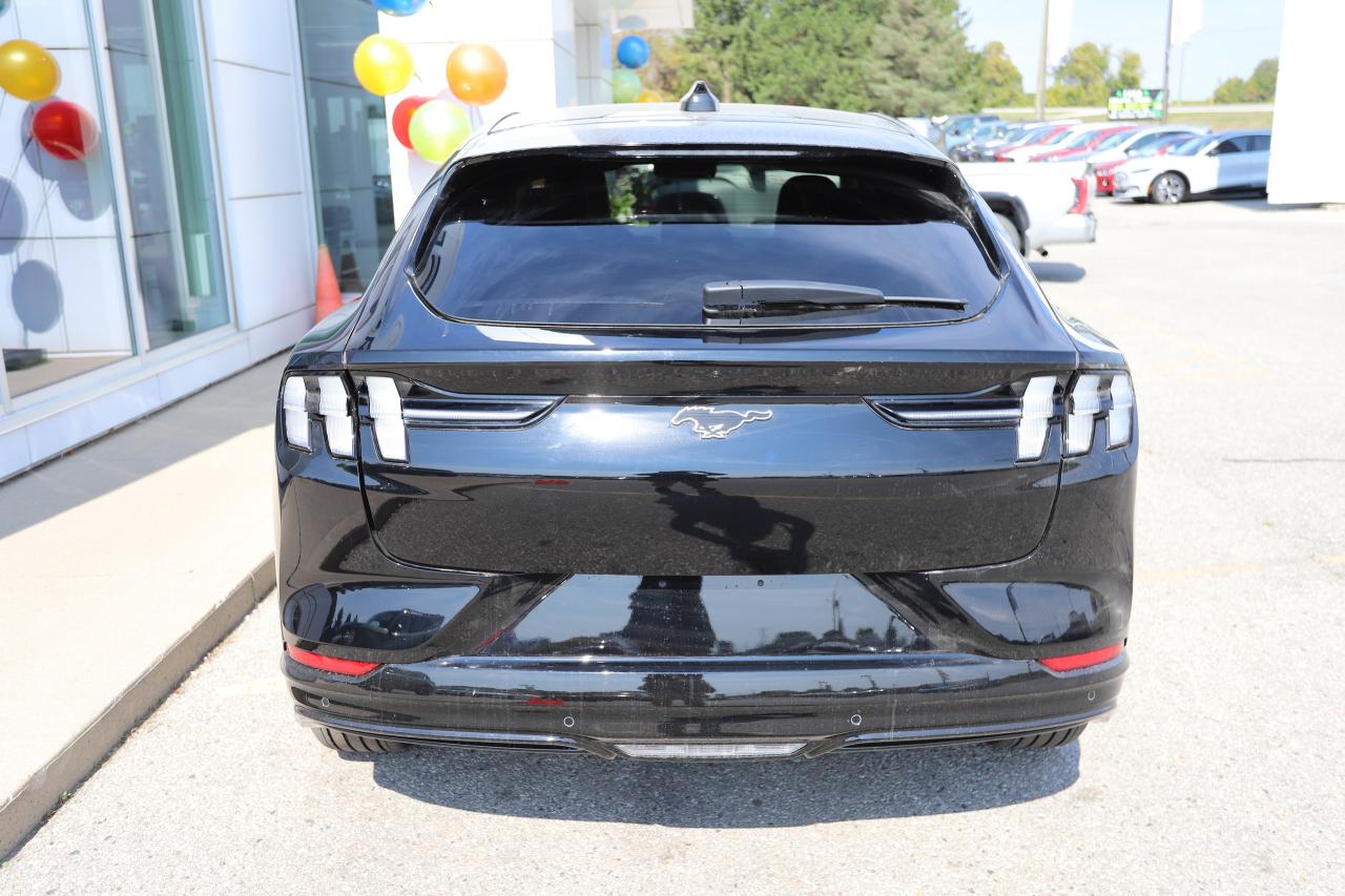2025 Ford Mustang Mach-E Premium AWD Photo5