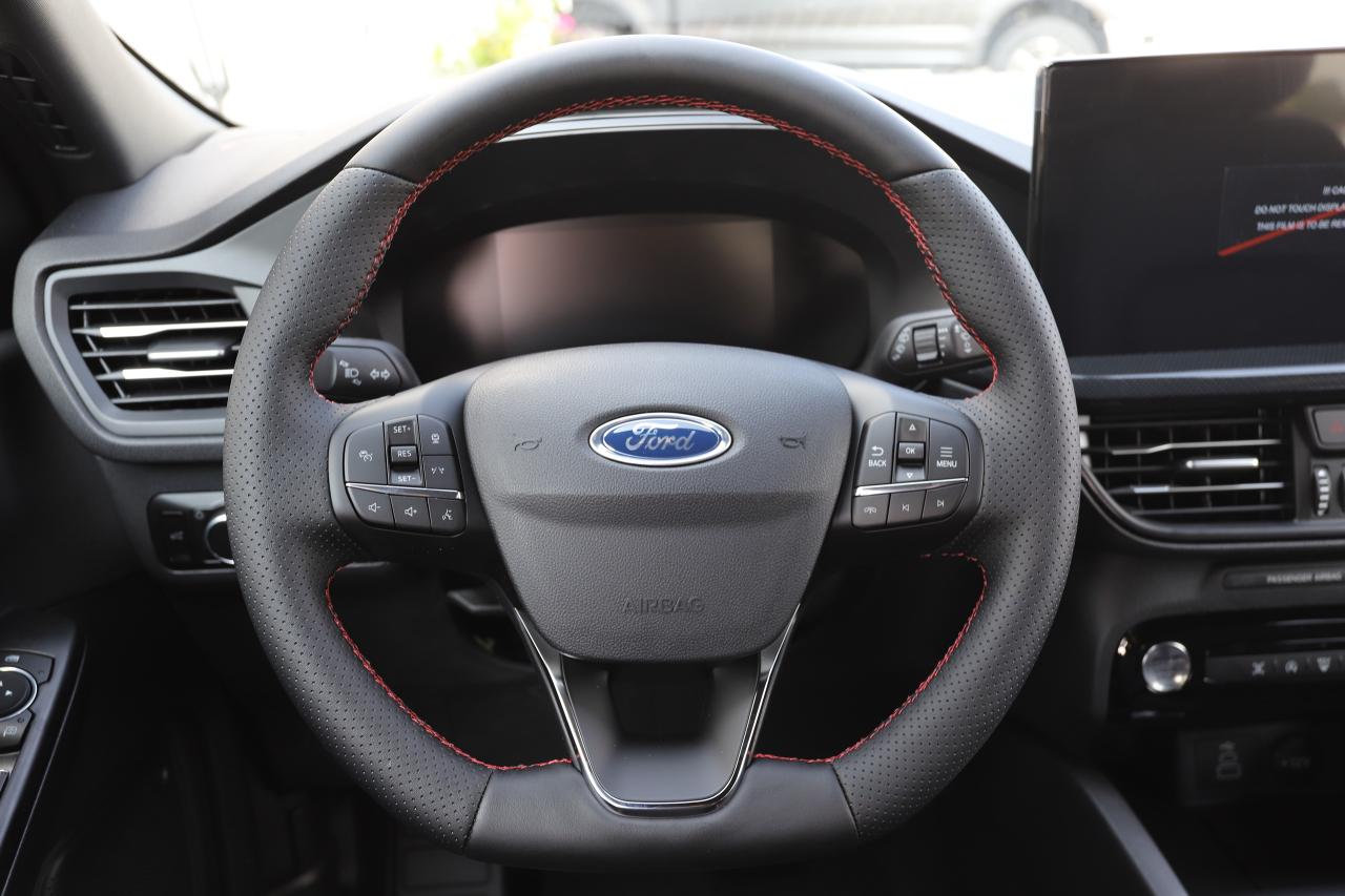 2025 Ford Escape ST-LINE FWD Photo5