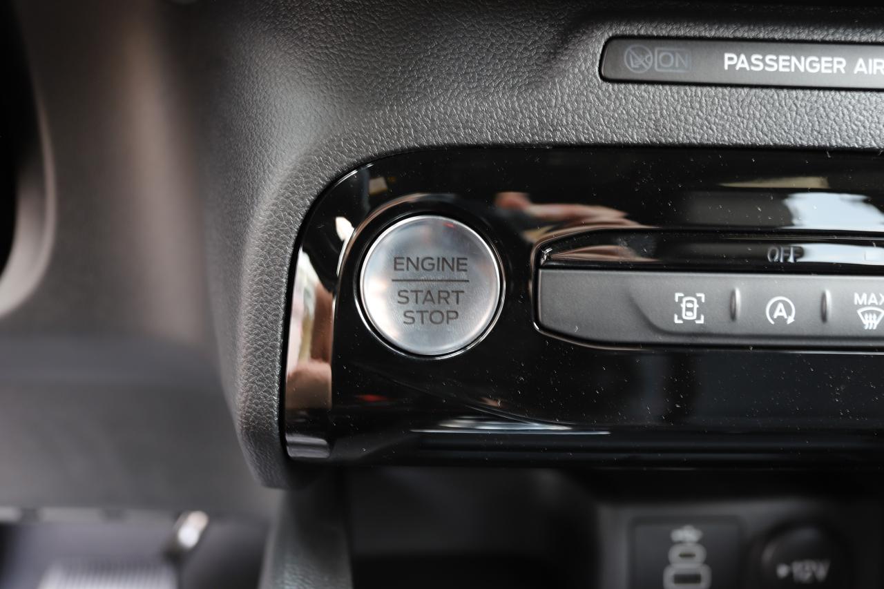 2025 Ford Escape ST-LINE FWD Photo5