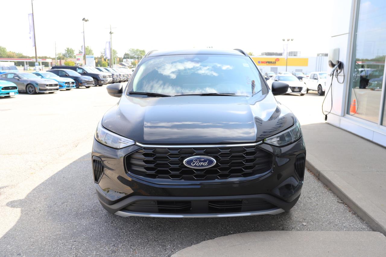 2025 Ford Escape ST-LINE FWD Photo5