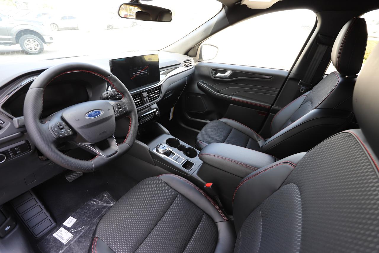 2025 Ford Escape ST-LINE FWD Photo