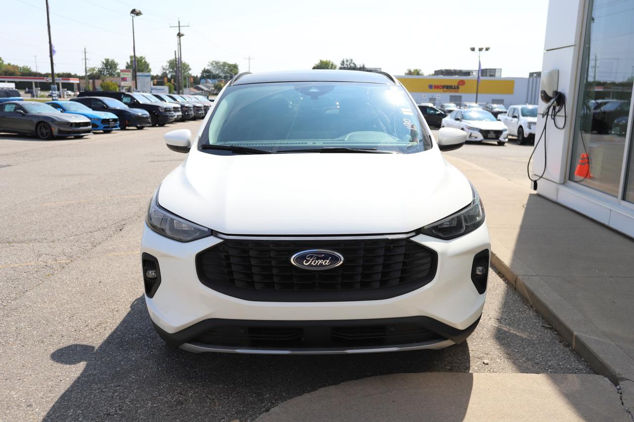 2025 Ford Escape Platinum AWD Photo5