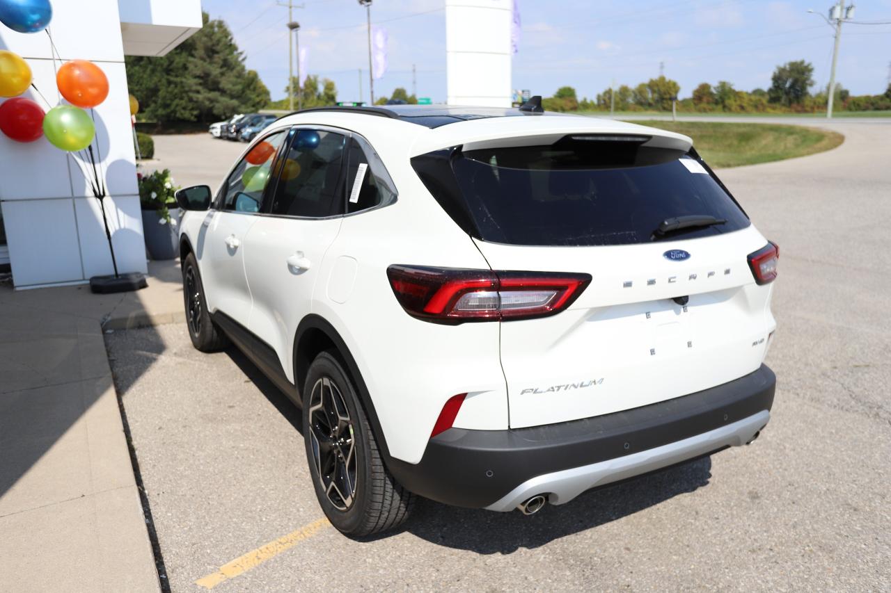 2025 Ford Escape Platinum AWD Photo5