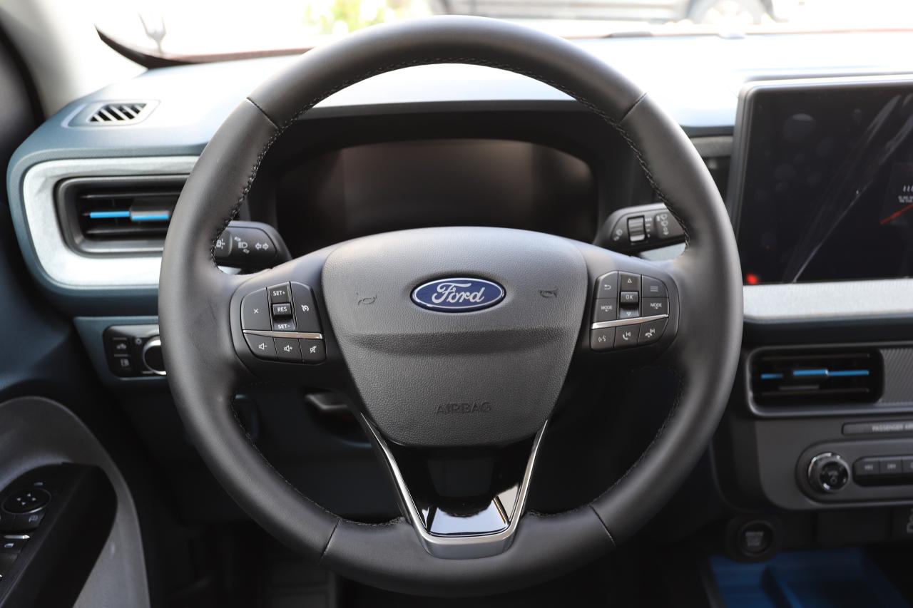 2025 Ford Maverick XLT AWD SuperCrew Photo5
