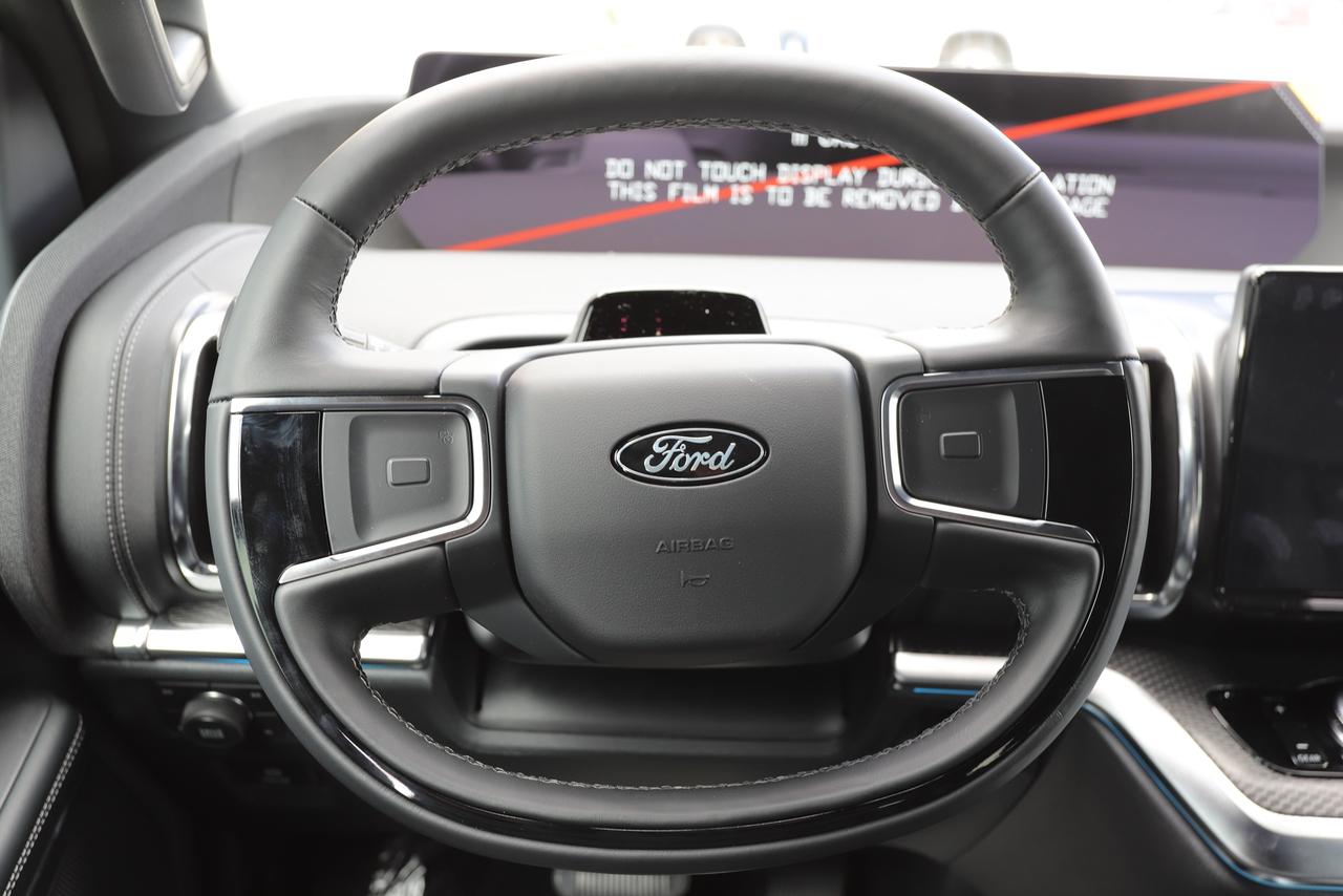 2025 Ford Expedition Platinum Max 4X4 Photo