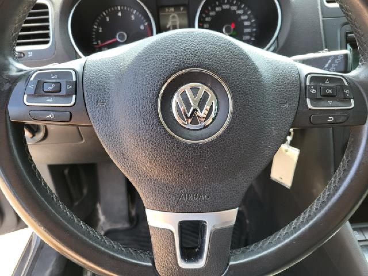 2013 Volkswagen Golf TRENDLINE Photo10
