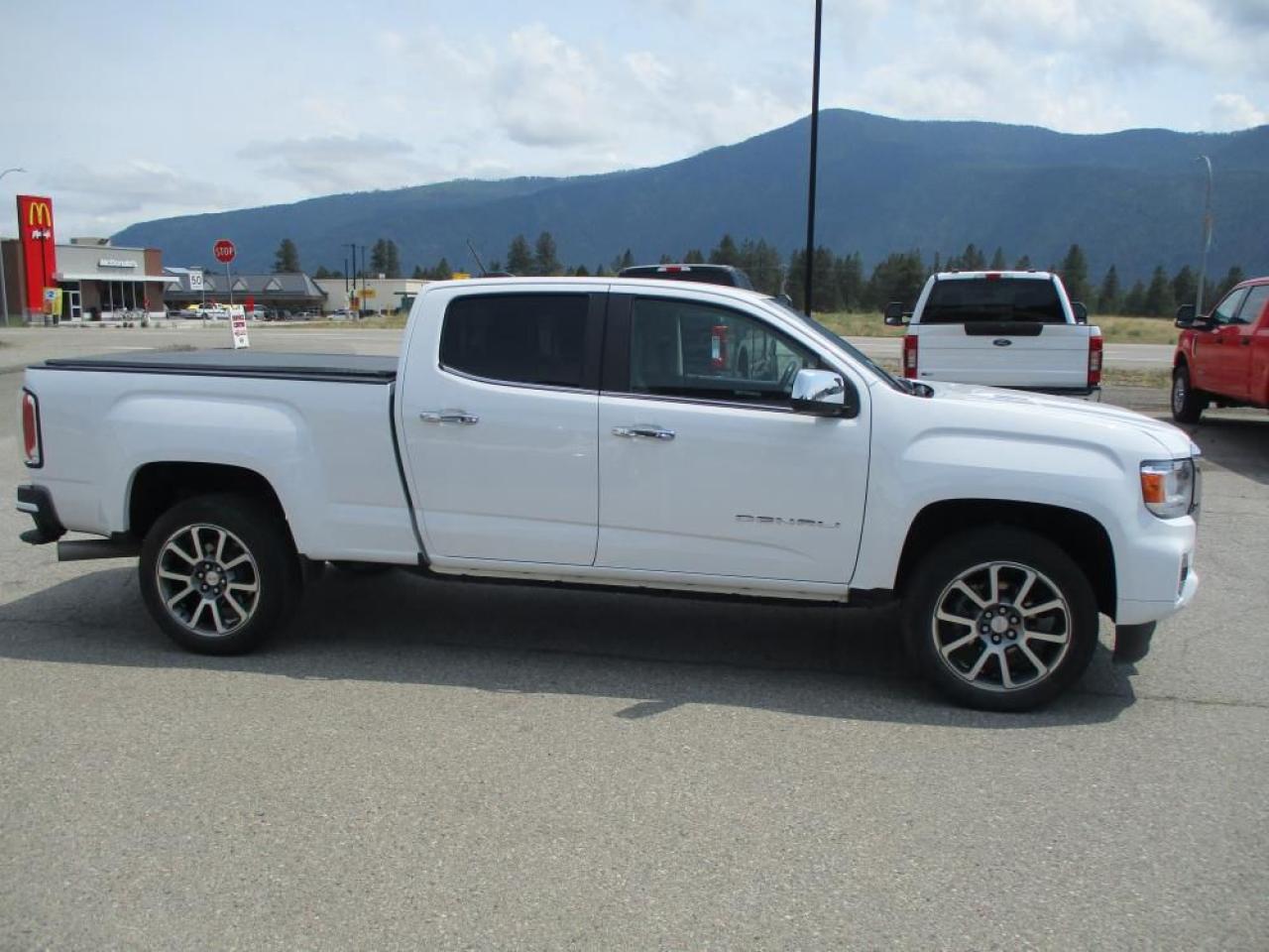 2022 GMC Canyon DENALI DURAMAX 4X4 Photo3