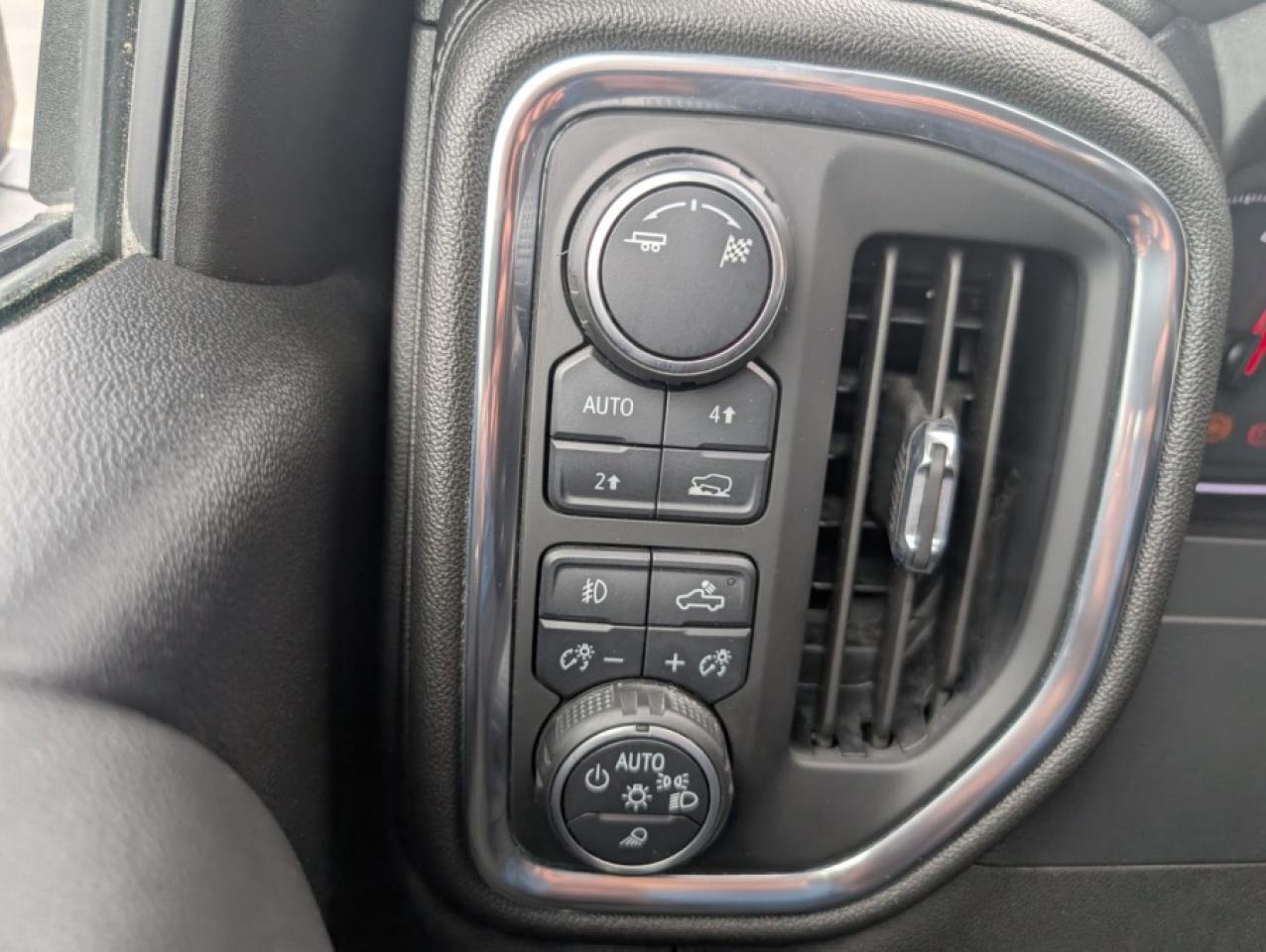 2019 Chevrolet Silverado 1500 RST - Photo #17