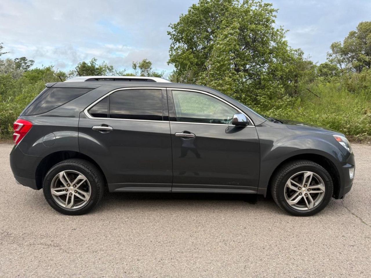 2017 Chevrolet Equinox PREMIER | CLEAN CARFAX | V6 | AWD | TWO-TONE LEATHER | SUNROOF | NAVI | PIONEER AUDIO | - Photo #7