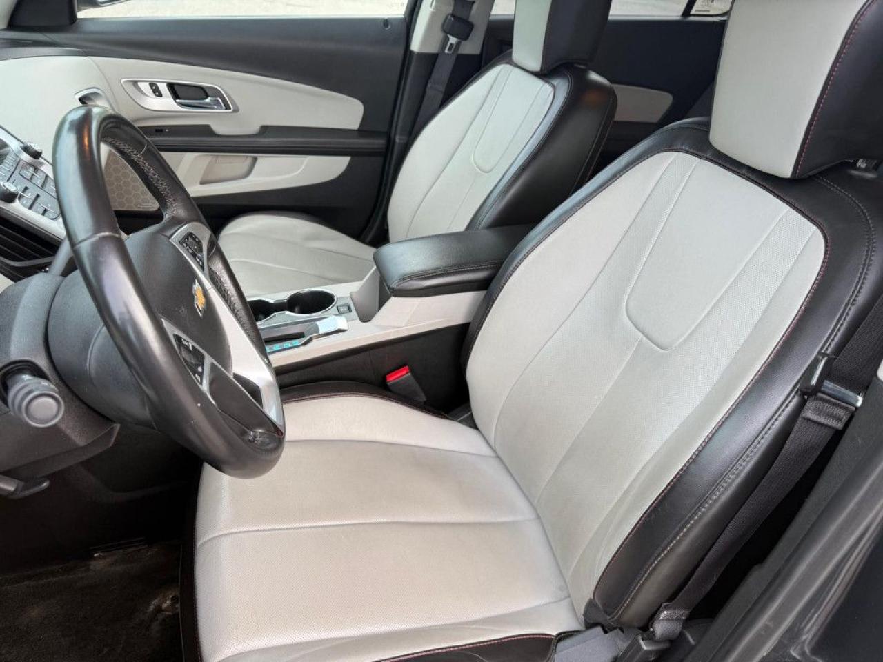 2017 Chevrolet Equinox PREMIER | CLEAN CARFAX | V6 | AWD | TWO-TONE LEATHER | SUNROOF | NAVI | PIONEER AUDIO | - Photo #16