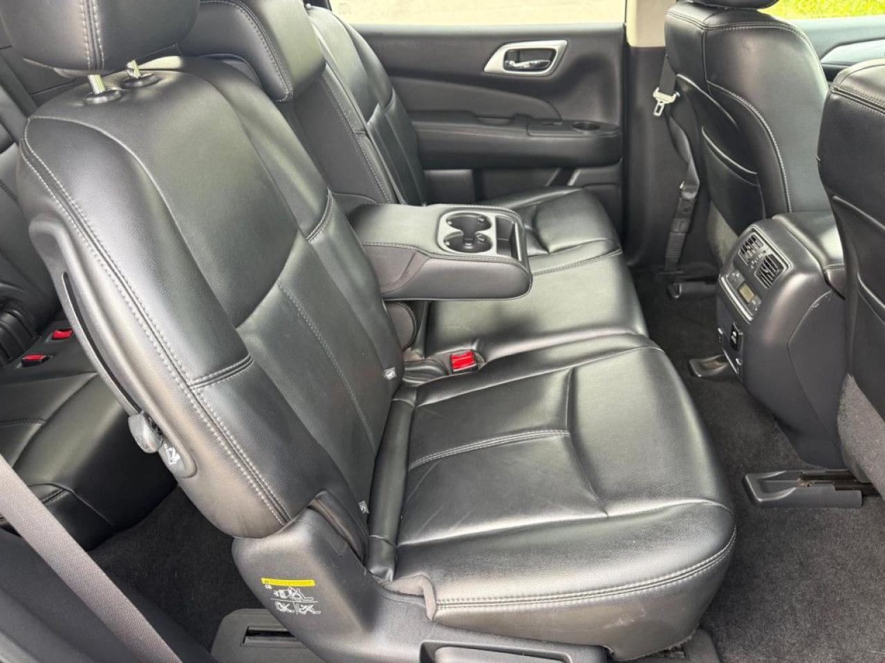 2017 Nissan Pathfinder SL | CLEAN CARFAX | 4WD | LEATHER | POWER TAILGATE | PUSH BUTTON START | REMOTE STARTER - Photo #21