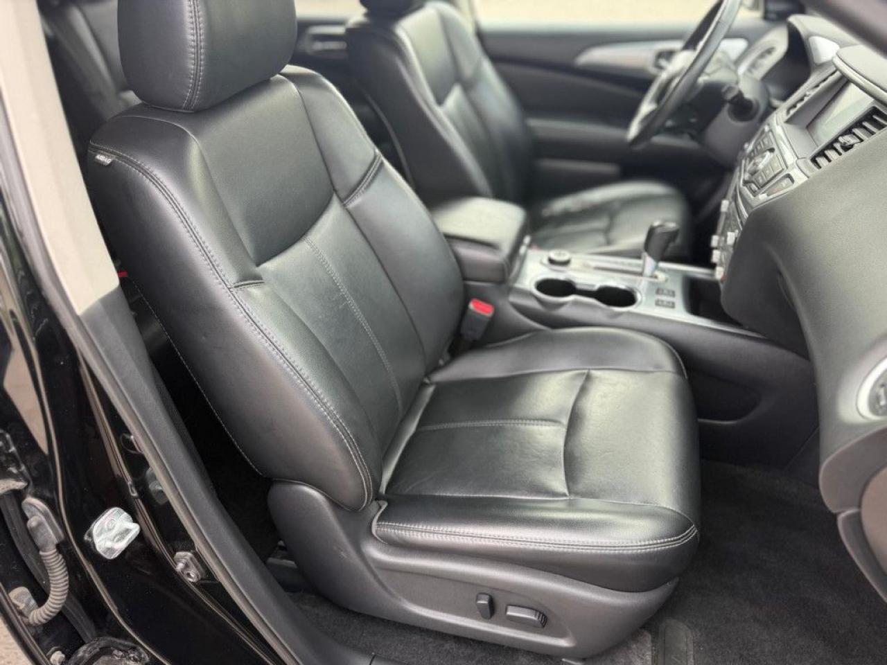 2017 Nissan Pathfinder SL | CLEAN CARFAX | 4WD | LEATHER | POWER TAILGATE | PUSH BUTTON START | REMOTE STARTER - Photo #22