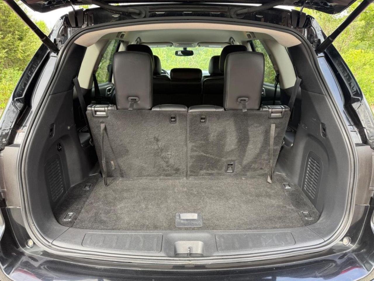 2017 Nissan Pathfinder SL | CLEAN CARFAX | 4WD | LEATHER | POWER TAILGATE | PUSH BUTTON START | REMOTE STARTER - Photo #19