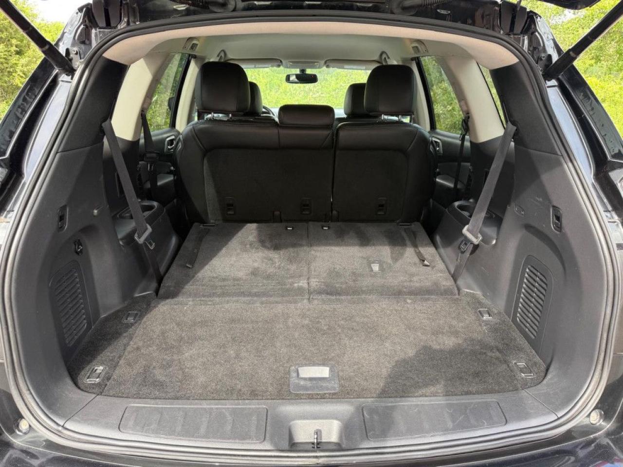 2017 Nissan Pathfinder SL | CLEAN CARFAX | 4WD | LEATHER | POWER TAILGATE | PUSH BUTTON START | REMOTE STARTER - Photo #20