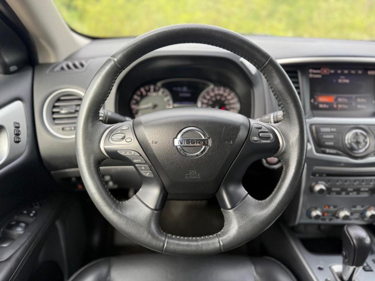 2017 Nissan Pathfinder SL | CLEAN CARFAX | 4WD | LEATHER | POWER TAILGATE | PUSH BUTTON START | REMOTE STARTER - Photo #23