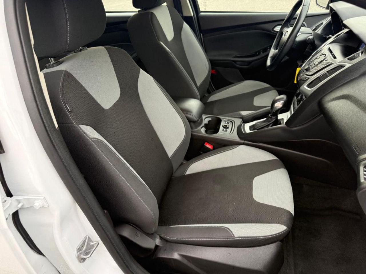 2014 Ford Focus SE |HEATED SEATS|ALLOY WHEELS|BLUETOOTH|MULTI-FUNCTION STEERING WHEEL| - Photo #14