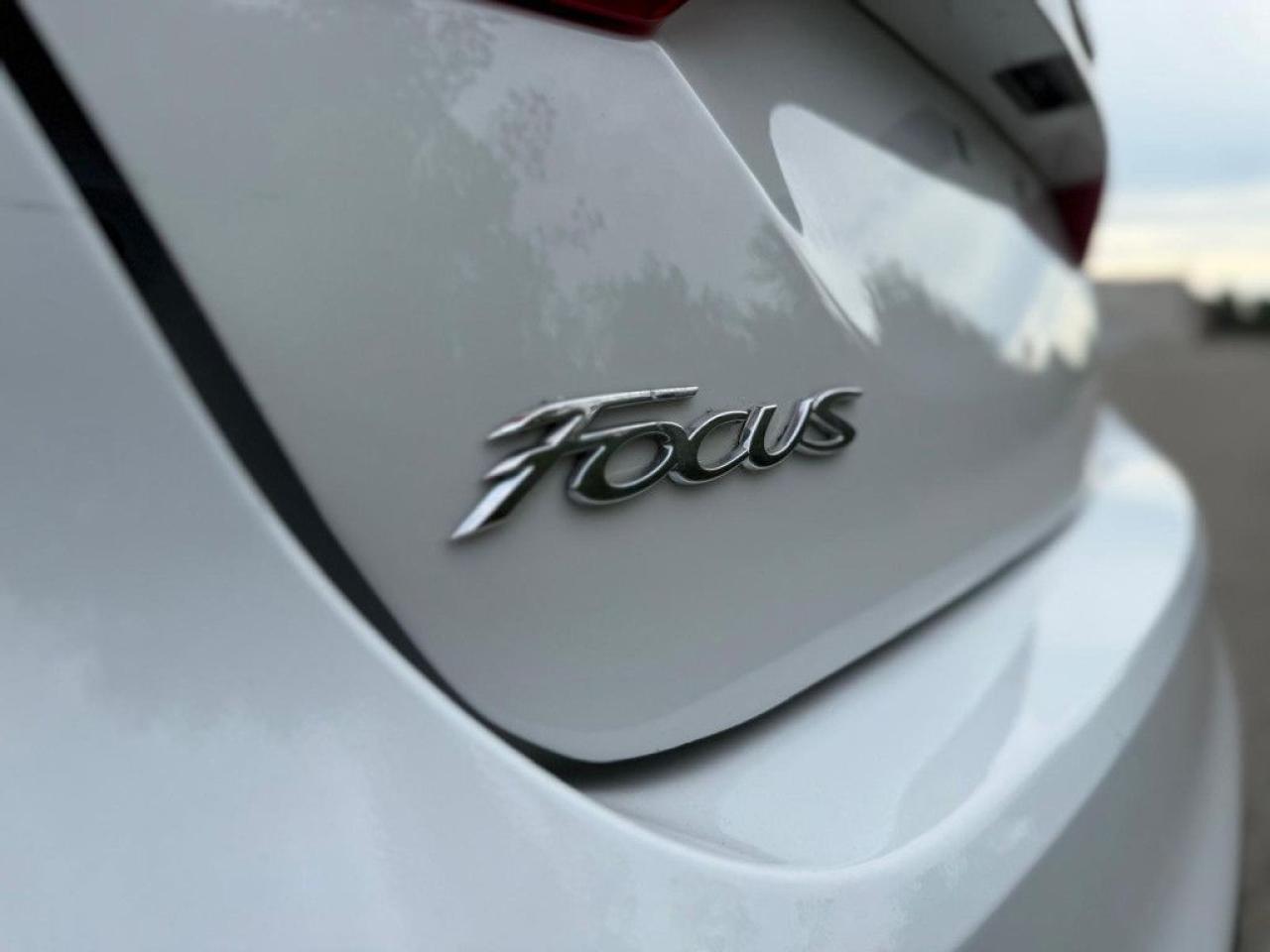 2014 Ford Focus SE |HEATED SEATS|ALLOY WHEELS|BLUETOOTH|MULTI-FUNCTION STEERING WHEEL| - Photo #17