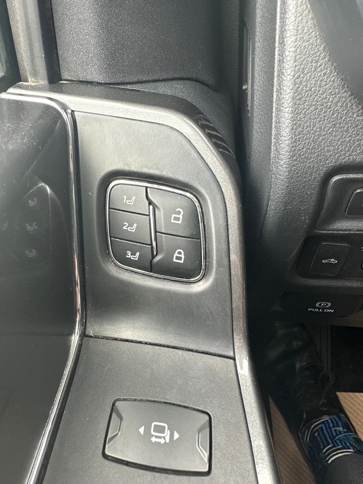 2022 Ford F-150 Lariat Photo5