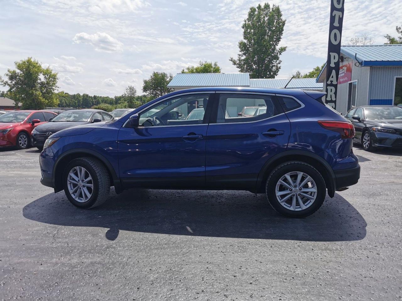 2017 Nissan Qashqai SL - Photo #2