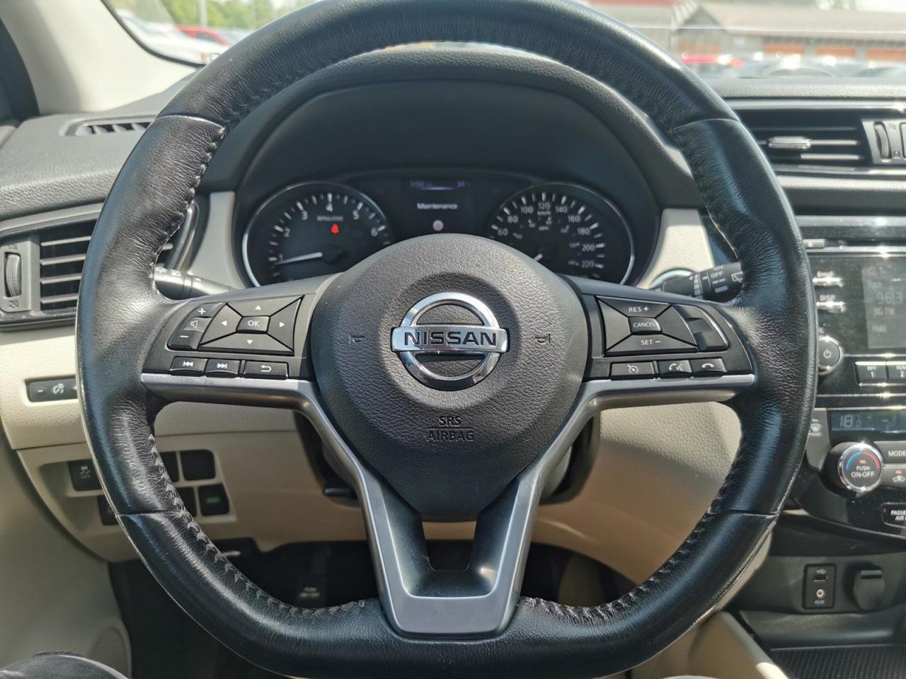2017 Nissan Qashqai SL - Photo #21