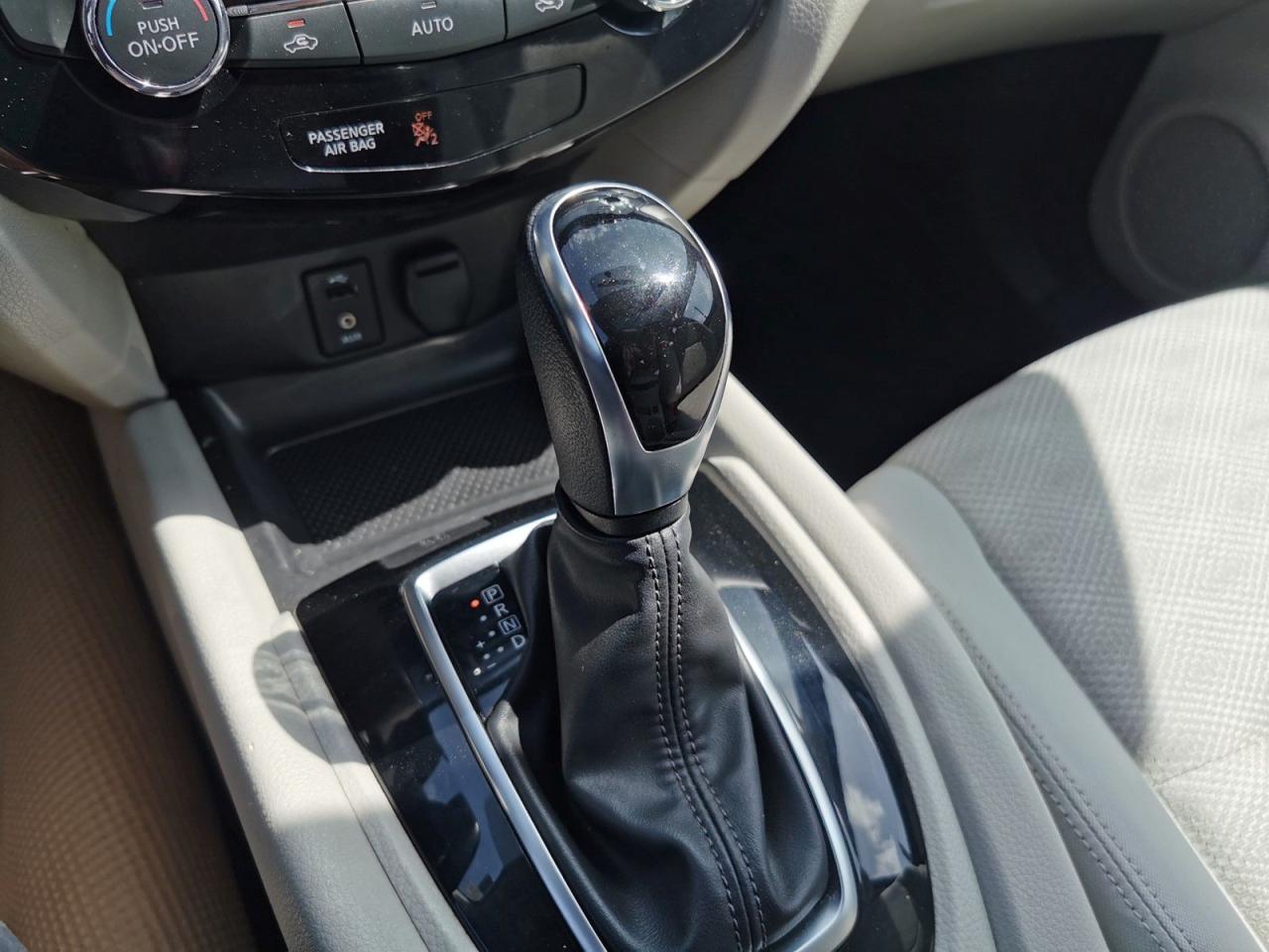 2017 Nissan Qashqai SL - Photo #25
