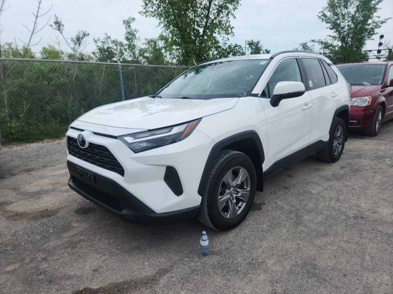 Used 2022 Toyota RAV4 XLE AWD | Sunroof | Radar Cruise | Heated Wheel + Seats | CarPlay + Android | Rear Camera & More ! for sale in Guelph, ON