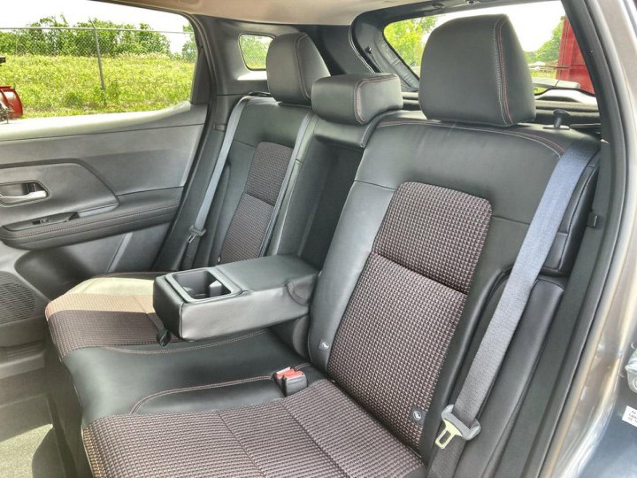 2025 Nissan Kicks SR AWD | LOW KMS | 360 Camera Photo