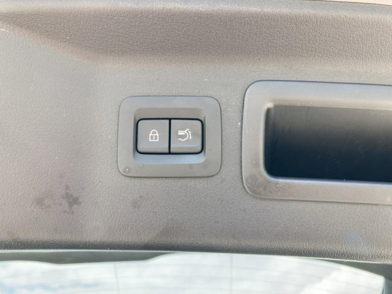 2024 Mazda CX-90 MHEV GS-L AWD | Leather | Heated Seats | Panoramic Roof Photo