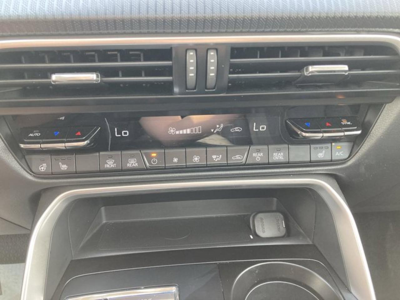 2024 Mazda CX-90 MHEV GS-L AWD | Leather | Heated Seats | Panoramic Roof Photo