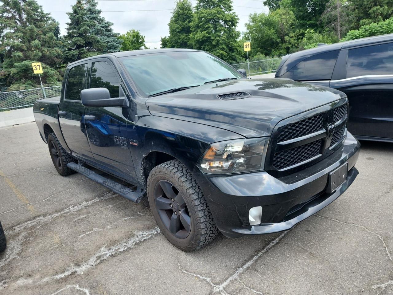 Used 2020 RAM 1500 Classic CREW CAB 4X4 | EXPRESS | 5.7 | 8CYL | NIGHT EDITION for sale in Kitchener, ON
