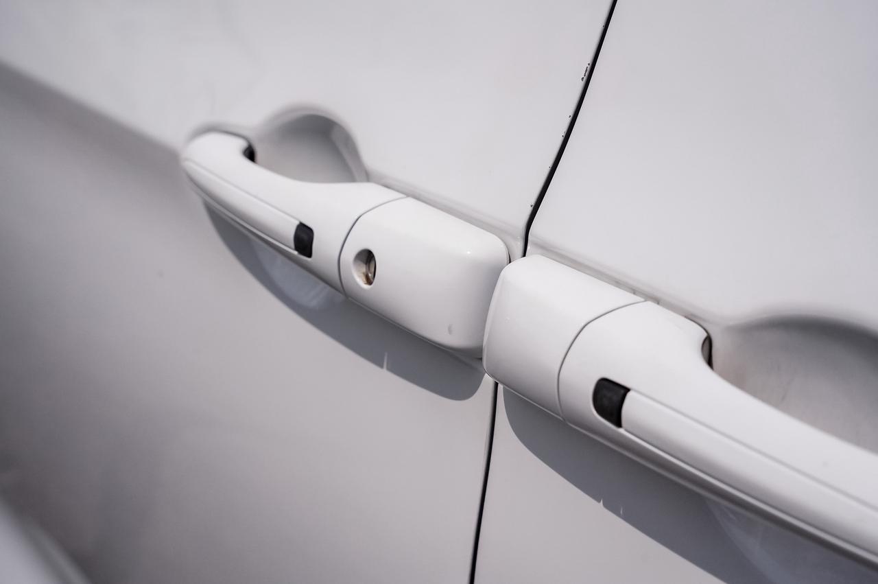 2022 Chrysler Pacifica Limited Hybrid | No Accidents | Certified Photo