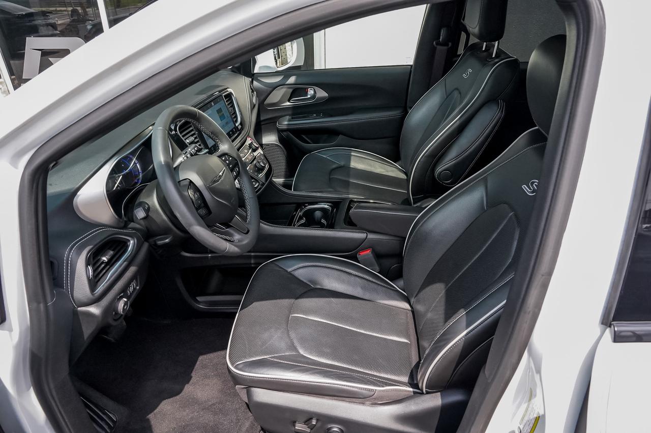 2022 Chrysler Pacifica Limited Hybrid | No Accidents | Certified Photo