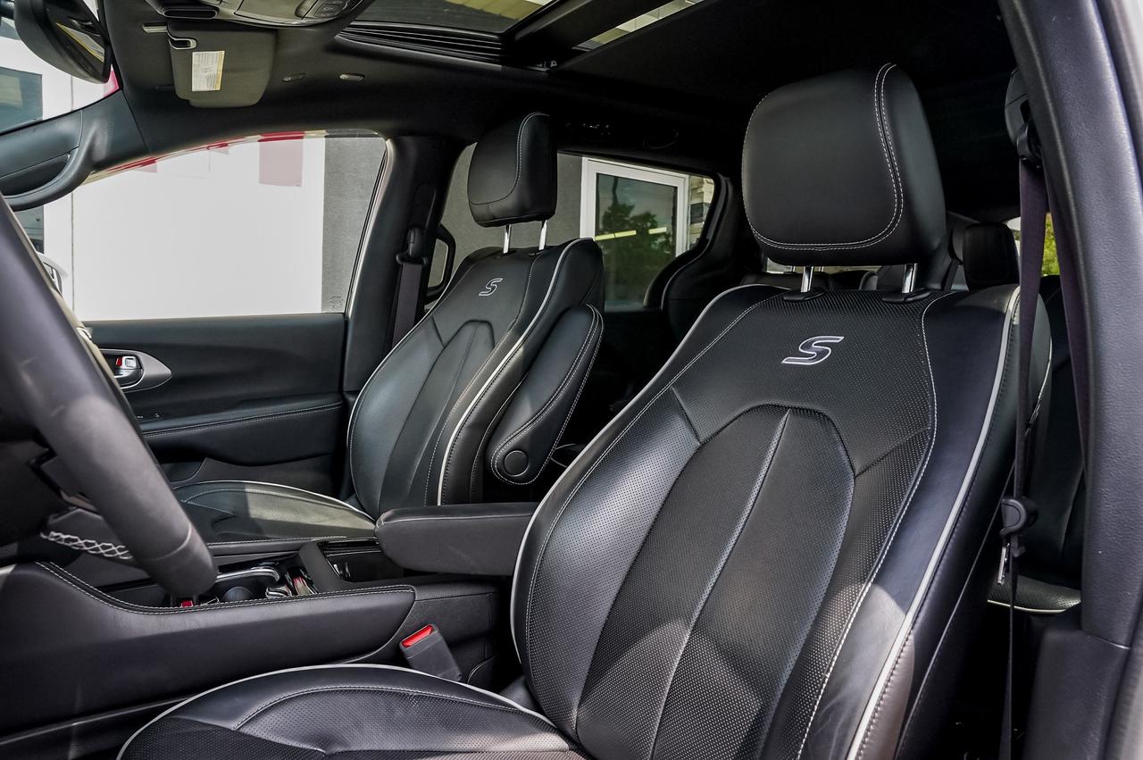 2022 Chrysler Pacifica Limited Hybrid | No Accidents | Certified Photo