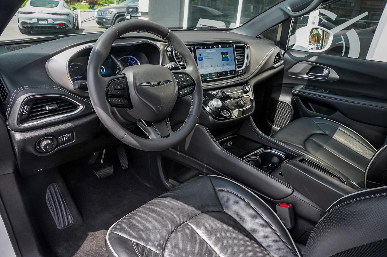 2022 Chrysler Pacifica Limited Hybrid | No Accidents | Certified Photo