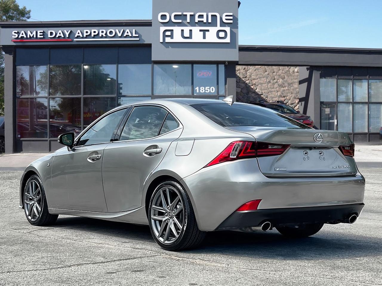 2016 Lexus IS 300 AWD - Photo #4