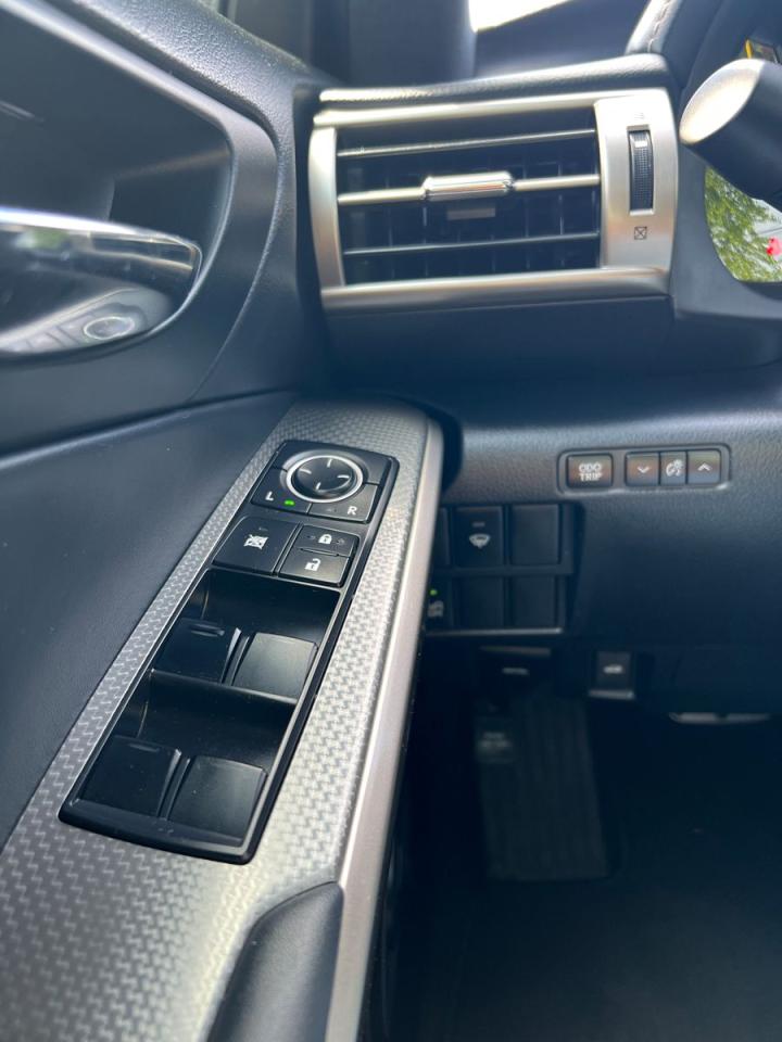 2016 Lexus IS 300 AWD - Photo #19