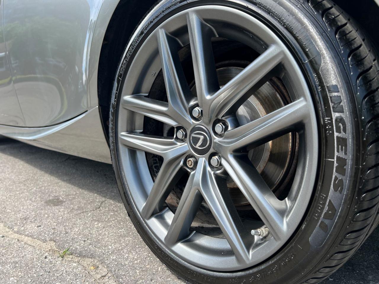 2016 Lexus IS 300 AWD - Photo #24