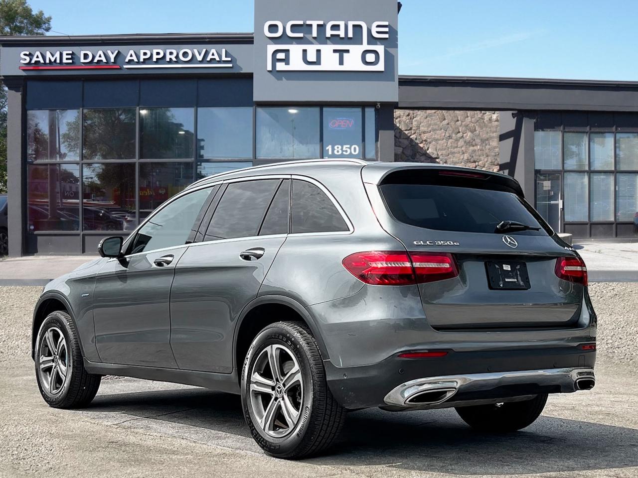 2018 Mercedes-Benz GLC-Class GLC 350e 4MATIC - Photo #4
