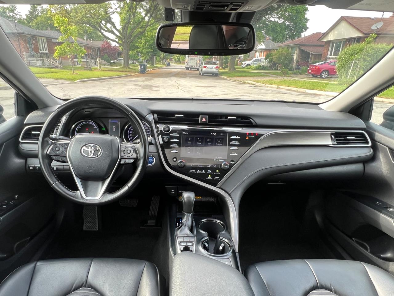 2019 Toyota Camry HYBRID SE - Photo #21