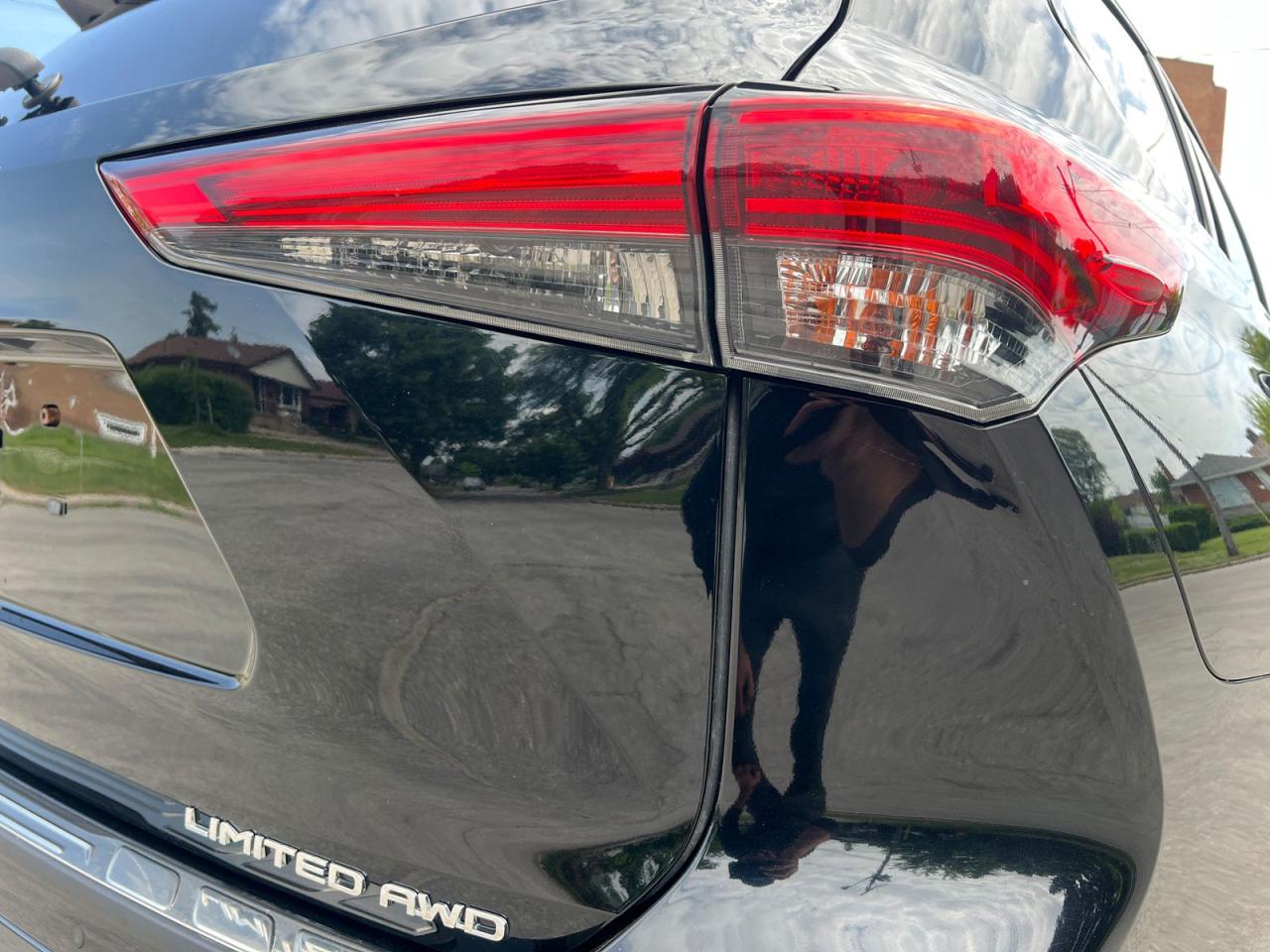2020 Toyota Highlander Limited AWD V6 - Photo #6