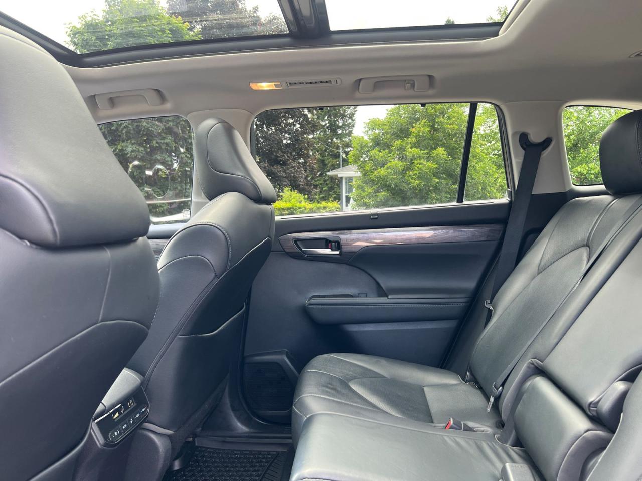 2020 Toyota Highlander Limited AWD V6 - Photo #12